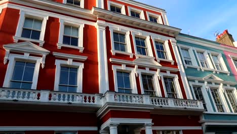 Iconic-Victorian-houses-in-London,-near-Camden-on-sunny-day