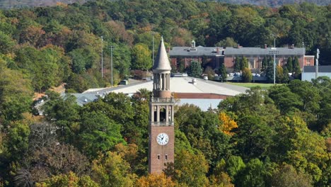 Aerial-establishing-shot-of-the-UNC-Chapel-Hill-campus