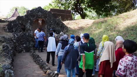 Tourists-vacation-at-the-Sunyaragi-Cave-tourist-attraction-in-Cirebon,-Indonesia-during-the-Christmas-and-New-Year-holidays