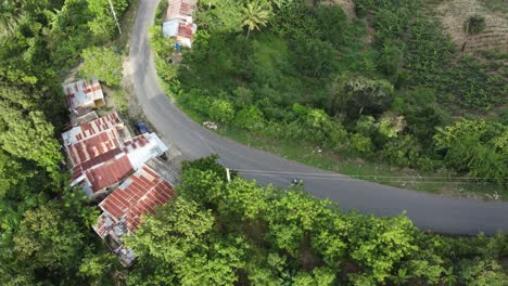 Luftaufnahme-Einer-Straße-In-Einem-Ländlichen-Gebiet-In-Der-Nähe-Der-Stadt-Santiago-In-Der-Dominikanischen-Republik