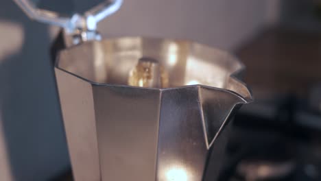 Make-coffee-with-the-Moka-espresso-machine