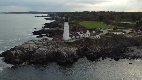 Portland-Lighthouse-in-Rocky-Beautiful-Coast-of-Maine-in-Northeast-USA,-Aerial