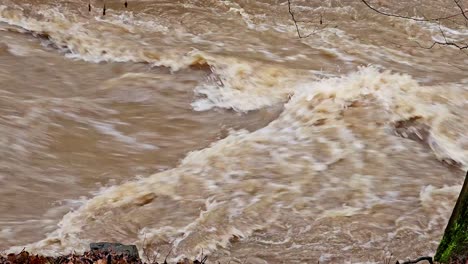 Inundaciones-De-Desastres-Y-Flujo-De-Agua-Después-De-La-Lluvia