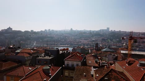 Panorama-Zeitraffer-Aus-Porto,-Portugal,-Mit-Dem-Historischen-Stadtzentrum-Im-Hintergrund