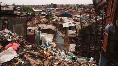 Blick-Auf-Den-Mond.-Größter-Slum-In-Kenia