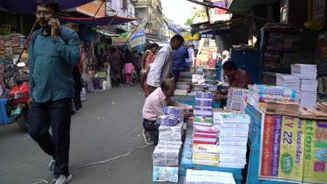 College-Street-Es-Uno-De-Los-Mercados-De-Venta-De-Libros-Más-Grandes-De-Asia.