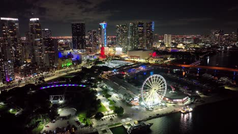 Paisaje-Urbano-Nocturno-Miami,-Florida-Estados-Unidos