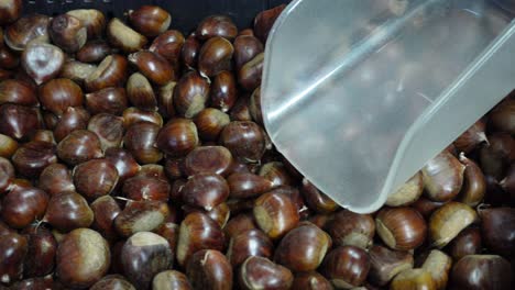A-basket-with-chestnuts-in-the-market