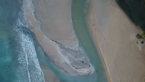 Luftaufnahme-Des-Malerischen-Strandes-Playa-Cosón-In-Der-Nähe-Von-Las-Terrenas-Auf-Der-Halbinsel-Samaná-In-Der-Dominikanischen-Republik