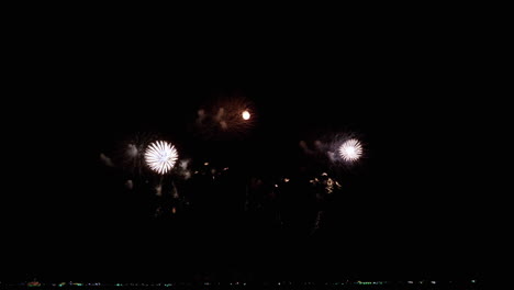 Schillernde-Pyrotechnische-Darbietung-Für-Das-Internationale-Feuerwerksfestival-Pattaya-2023,-Das-In-Der-Provinz-Chonburi-In-Thailand-Stattfindet