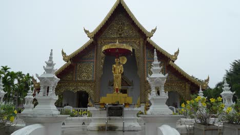 Wat-Phra-Singh-temple-in-Chiang-Mai,-Thailand