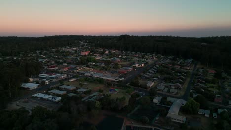 Drohnenschuss-über-Der-Stadt-Pemberton-In-Westaustralien