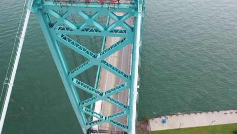 Luftaufnahme-Der-Botschafterbrücke---Detroit-Nach-Kanada