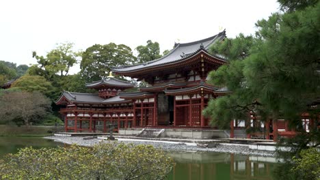 Phoenix-Hall-At-Byodo-In-In-Zen-Garden-Surroundings