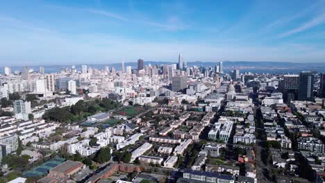 Fesselndes-Drohnenvideo,-Das-Die-Urbane-Vielfalt-Von-San-Francisco-Zeigt