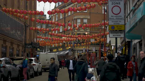 Rote-Papierlaternen-Hängen-über-Der-Straße-Im-Londoner-Chinatown-Viertel