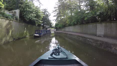 Barge-Narrowboat-Timelapse-through-Tunnels-in-Bath-Town-Centre-and-the-Kennet-and-Avon-Canal