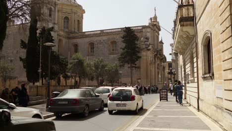 Vista-De-La-Calle-Cerca-De-La-Iglesia-De-San-Pablo-En-Rabat.