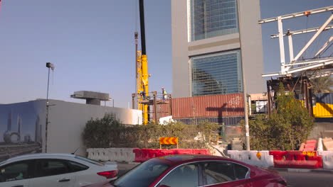 Vista-Cercana-Del-Terreno-Durante-El-Día-En-El-Museo-Del-Futuro-En-Construcción-A-Punto-De-Finalizar-En-Dubai,-Emiratos-Árabes-Unidos,-En-Septiembre-De-2020