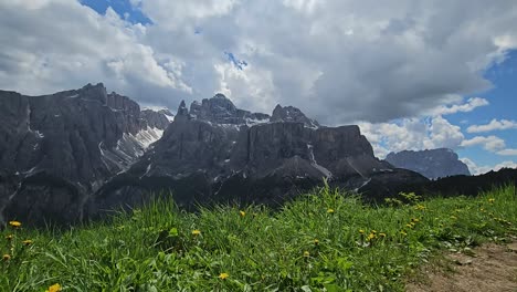 Timelapse-video-of-Gruppo-di-Sella-in-Italian-Dolomites,-under-dense-Cumulus-clouds