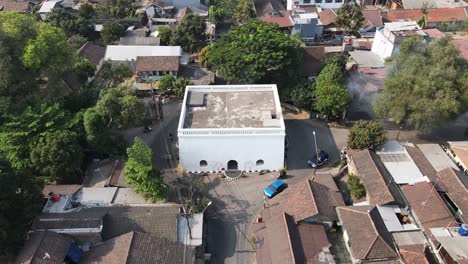 aerial-view,-Kandang-Menjangan-or-Panggung-Krapayak,-which-is-part-of-the-imaginary-axis-of-the-Yogyakarta-Palace,-looks-dashing-with-its-white-walls