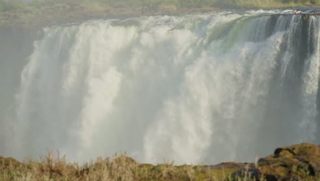 Victoria-Falls-Simbabwe-Wasser-Fließt
