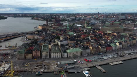 Drone-footage-approaching-the-Gamla-Stan-Old-Town