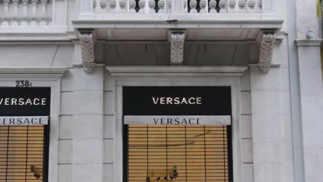 Luxury-Fashion-Storefront-in-Portugal