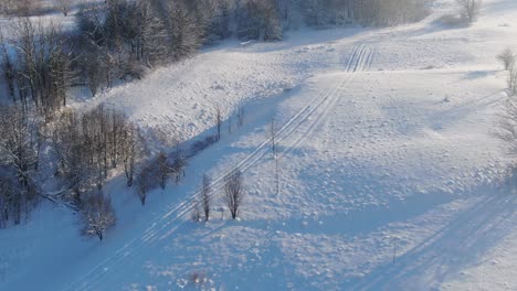 Aufschlussreiche-Atemberaubende-Winterlandschaft-Der-Tatra-In-Polen,-Luftaufnahme