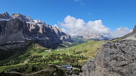 Video-of-Passo-Gardena-and-Gruppo-di-Sella-in-Italian-Dolomites