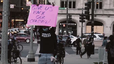 Eine-Amerikanische-Demonstration-„Save-The-Children“-Protestiert-Gegen-Menschenhandel