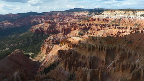 Aerial-Overview-of-Special-Geology-of-the-Bryce-Canyon-National-Park,-Sunny-USA
