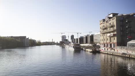 An-aesthetic,-calm-shot-of-a-beautiful-view-over-Berlin-on-the-Spree-river-on-a-fantastic-day