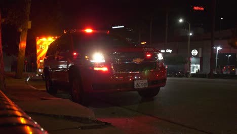 Feuerwehrauto-Mit-Notbeleuchtung