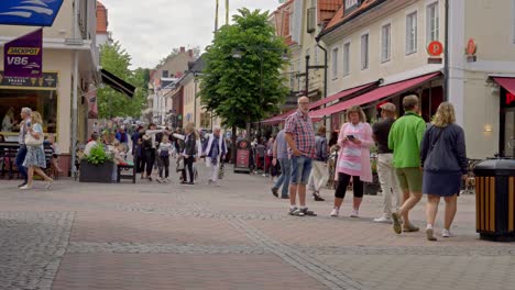 Shopping-street-in-Västervik,-Sweden