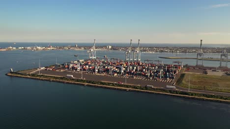 Hafen-Von-Melbourne-Schifffahrt-Webb-Dock-Liegeplatz-Drohne-Weit-Geschossen