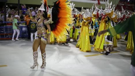 Carnaval-dancer-in-Rio-de-Janeiro,-Brazil