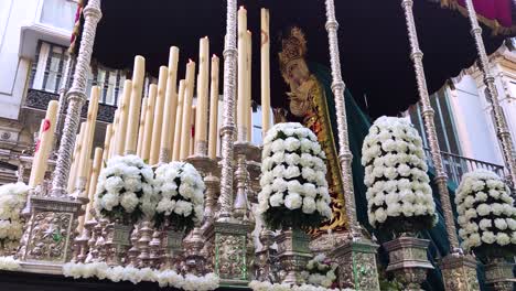 Close-up-of-the-Virgin-Mary-on-a-Semana-Santa-float-for-the-Spanish-Holy-Week-Easter-Parades
