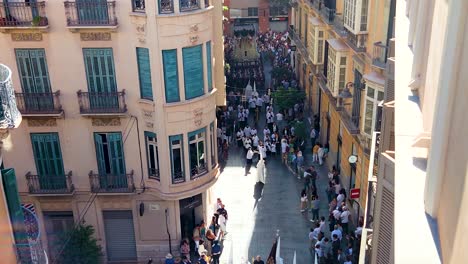 Desfile-De-Semana-Santa-En-España