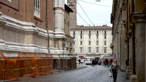 Blick-Entlang-Der-Via-Dell&#39;archiginnasio-In-Richtung-Piazza-Maggiore-In-Bologna