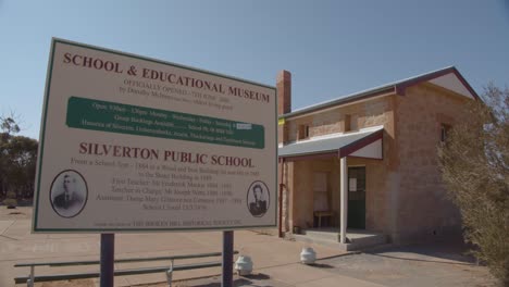 Das-Historische-Gebäude-Der-Alten-Silverton-Public-School