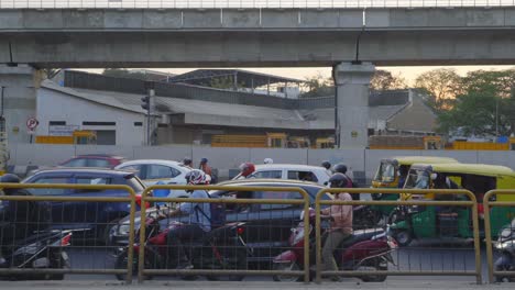 Rush-hour-traffic-congestion-at-Hosur-Road-near-silk-board-junction-highway,-Bengaluru,-Karnataka,-India