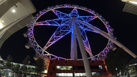 Melbourne-Star-Docklands-Riesenrad-Zeitraffer-Niedrige-Seite-Bei-Nacht-Dunkel