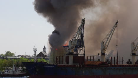 Intense-fire-and-billowing-smoke-from-the-collapsed-storage-building-of-the-Domino-Sugar-Factory-in-Baltimore