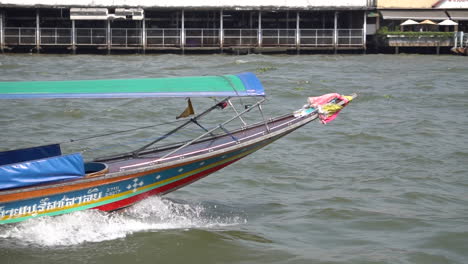 Bow-of-Traditional-Thai-Long-Tail-Boat,-Slow-Motion
