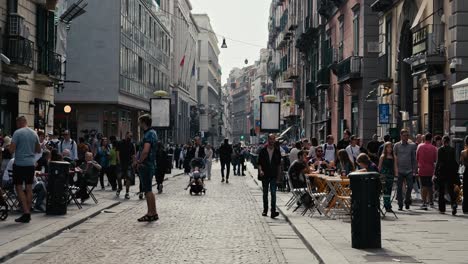 Vibrant-street-life-in-Naples'-Spanish-Quarters