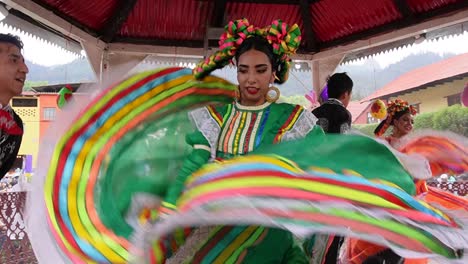 Zeitlupenaufnahme-Einiger-Charros-Tänzer-In-Mexiko