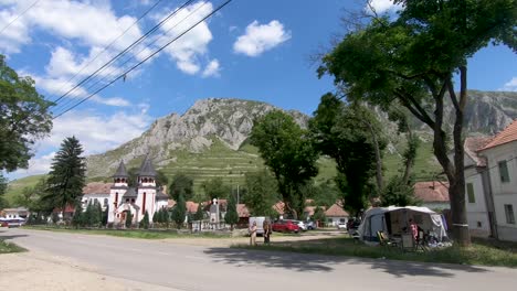 The-village-centre-in-Rimetea,-Torocko