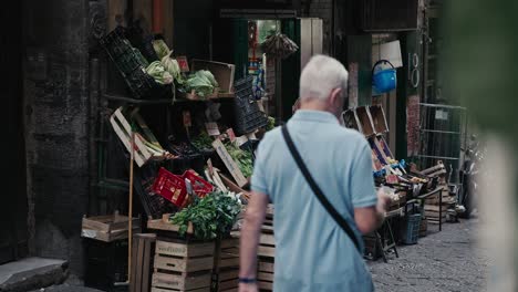 Naples-Market-Gasse,-Italienisches-Alltagsleben.-Tourismuserkundung