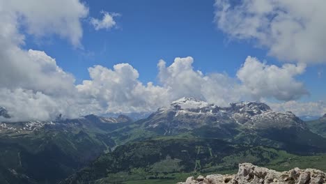 Panoramablick-Von-Setsas-Nach-Westen-Mit-Marmolada-Und-Piz-Boe